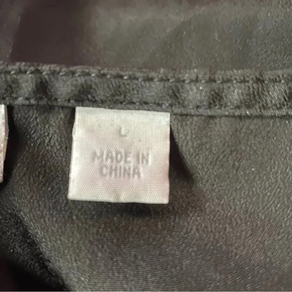 NEW York & Company L Large Top Shirt Black Solid Cap Sleeve V Neck Casual P21 - Picture 8 of 8